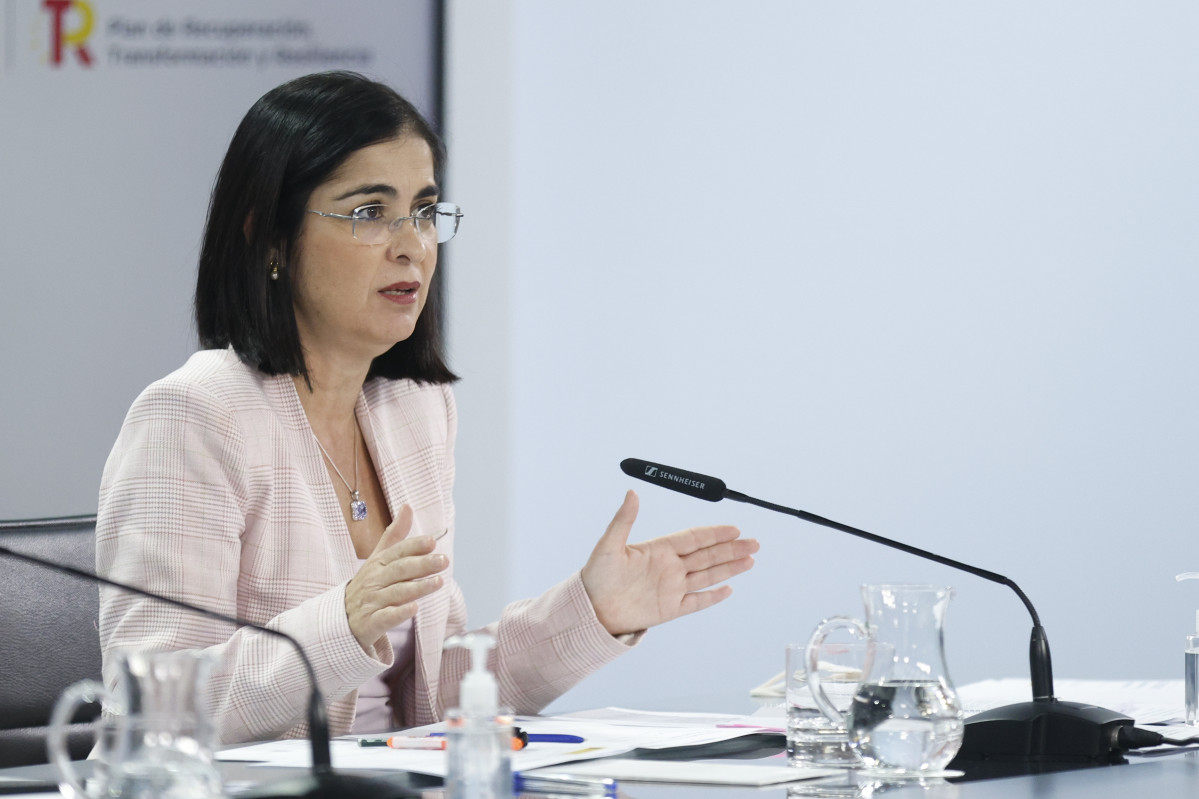 La ministra de Sanidad, Carolina Darias, en una rueda de prensa posterior al Consejo de Ministros, en el Complejo de La Moncloa, a 3 de diciembre de 2021, en Madrid (España). Durante el Consejo de Mi