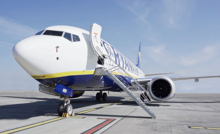 Un pasajero borracho provoca que un avión tenga que desviarse para entregarlo a la policía