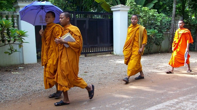 5. monjes