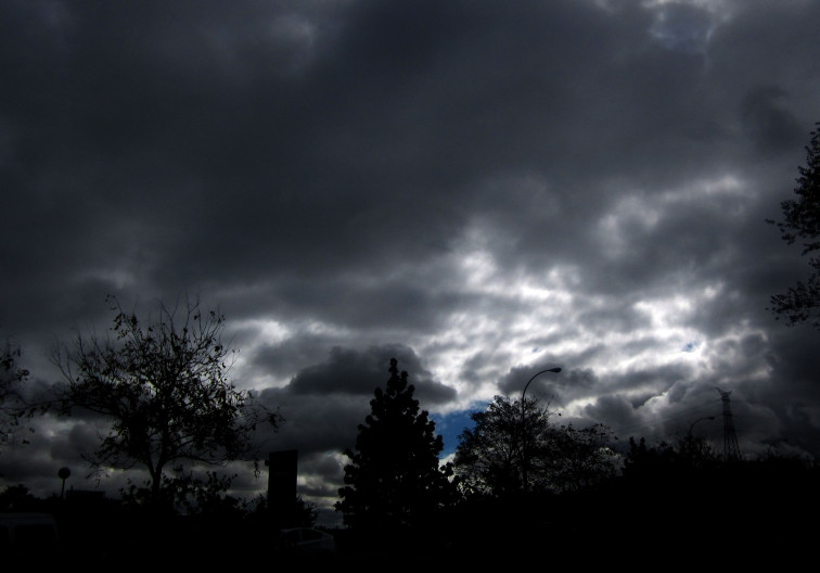 Bajas temperaturas y cielos nubosos tendrán en aviso a Catalunya el último domingo del año