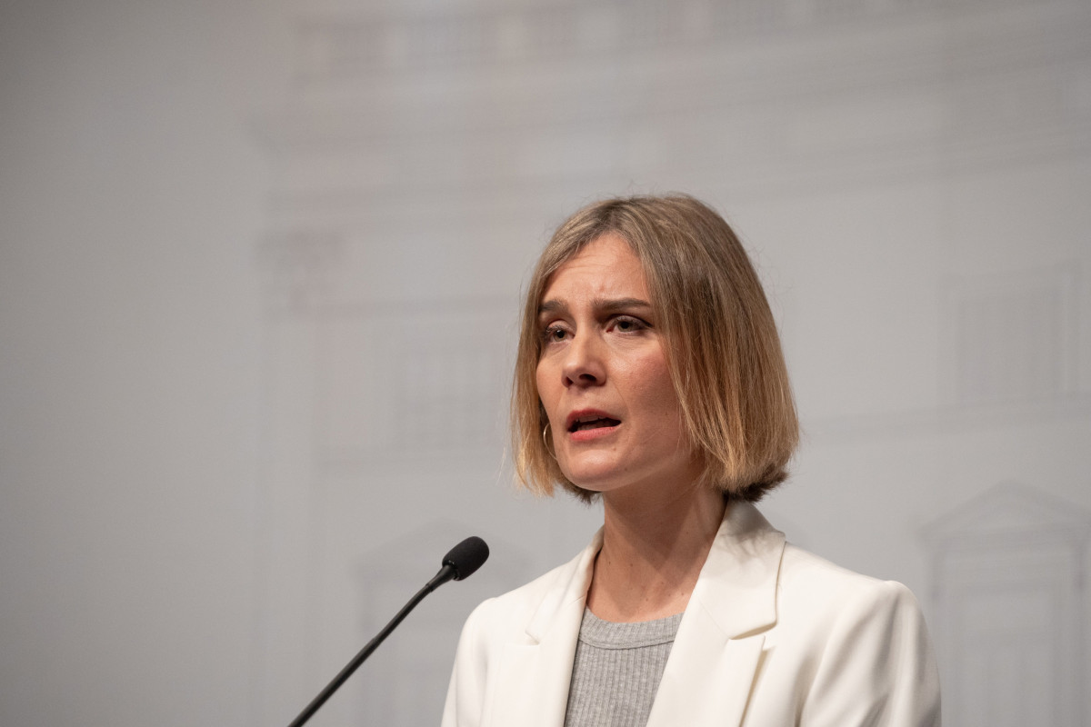 La líder de los Comuns en el Parlament, Jéssica Albiach, durante una rueda de prensa posterior a la firma de un acuerdo para poder aprobar los Presupuestos de la Generalitat para 2023, en el Parlame