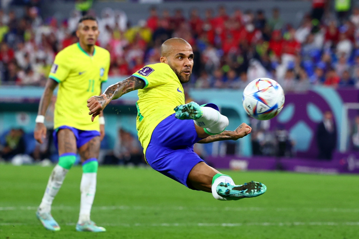 EuropaPress 4854494 05 december 2022 qatar doha brazils dani alves in action during the fifa