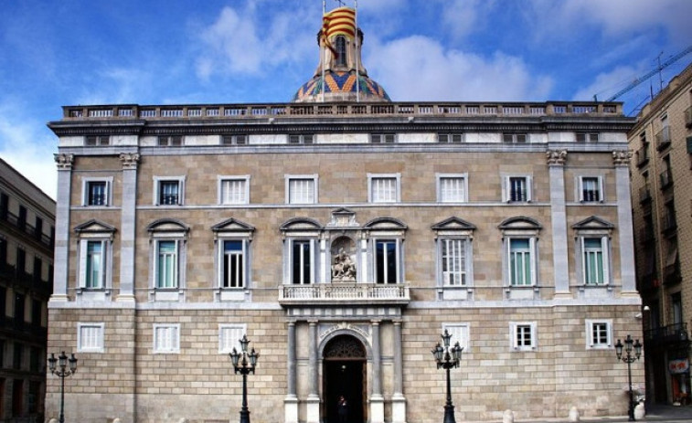 Así será la enorme estrella luminosa que iluminará la plaza de Sant Jaume en Navidad