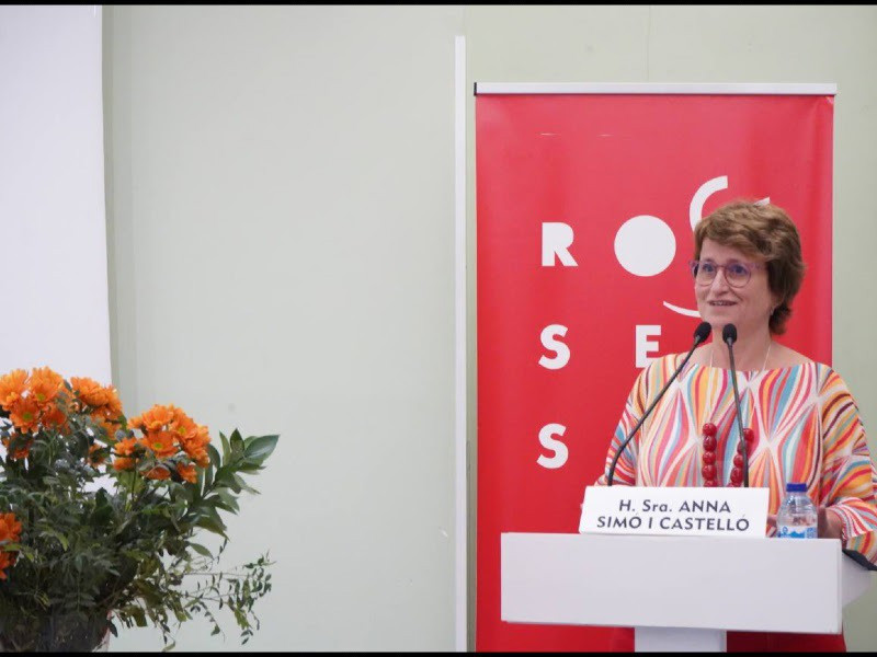 La consellera de Educación, Anna Simó, en la presentación del Año Rosa Sensat