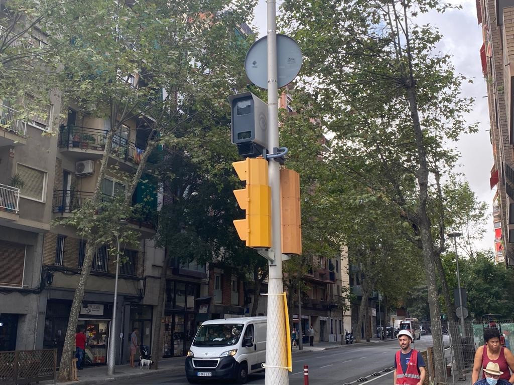 Archivo - Uno de los radares instalados en Barcelona