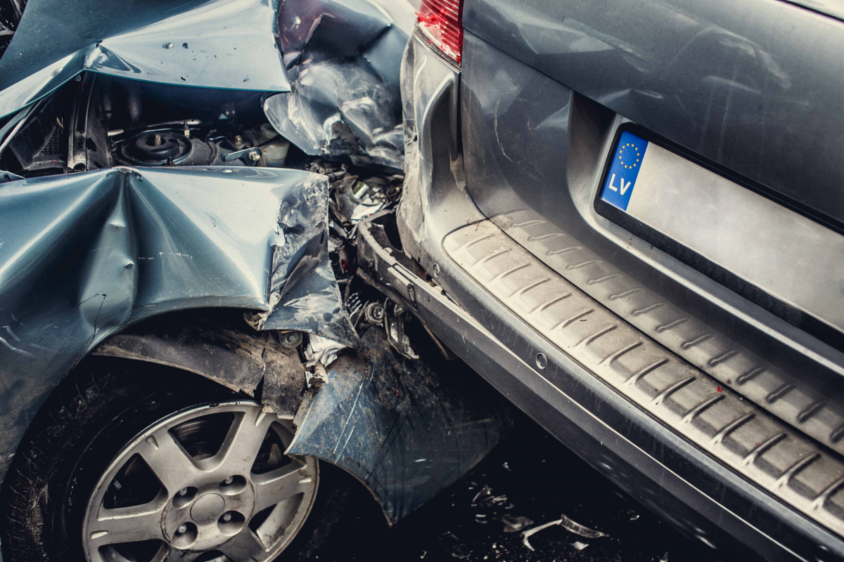 Imagen accidente automovilistico que involucra dos autos