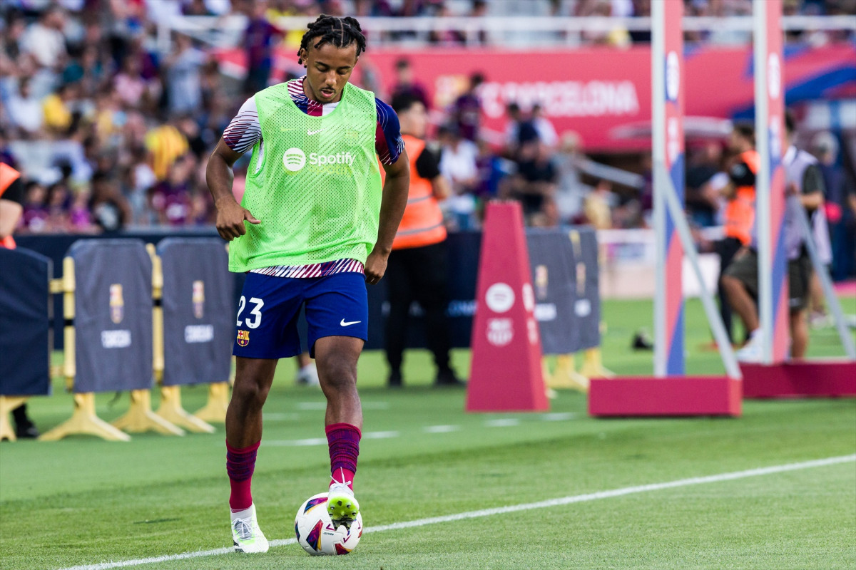 EuropaPress 5389416 jules kounde of fc barcelona in action during the spanish league liga ea