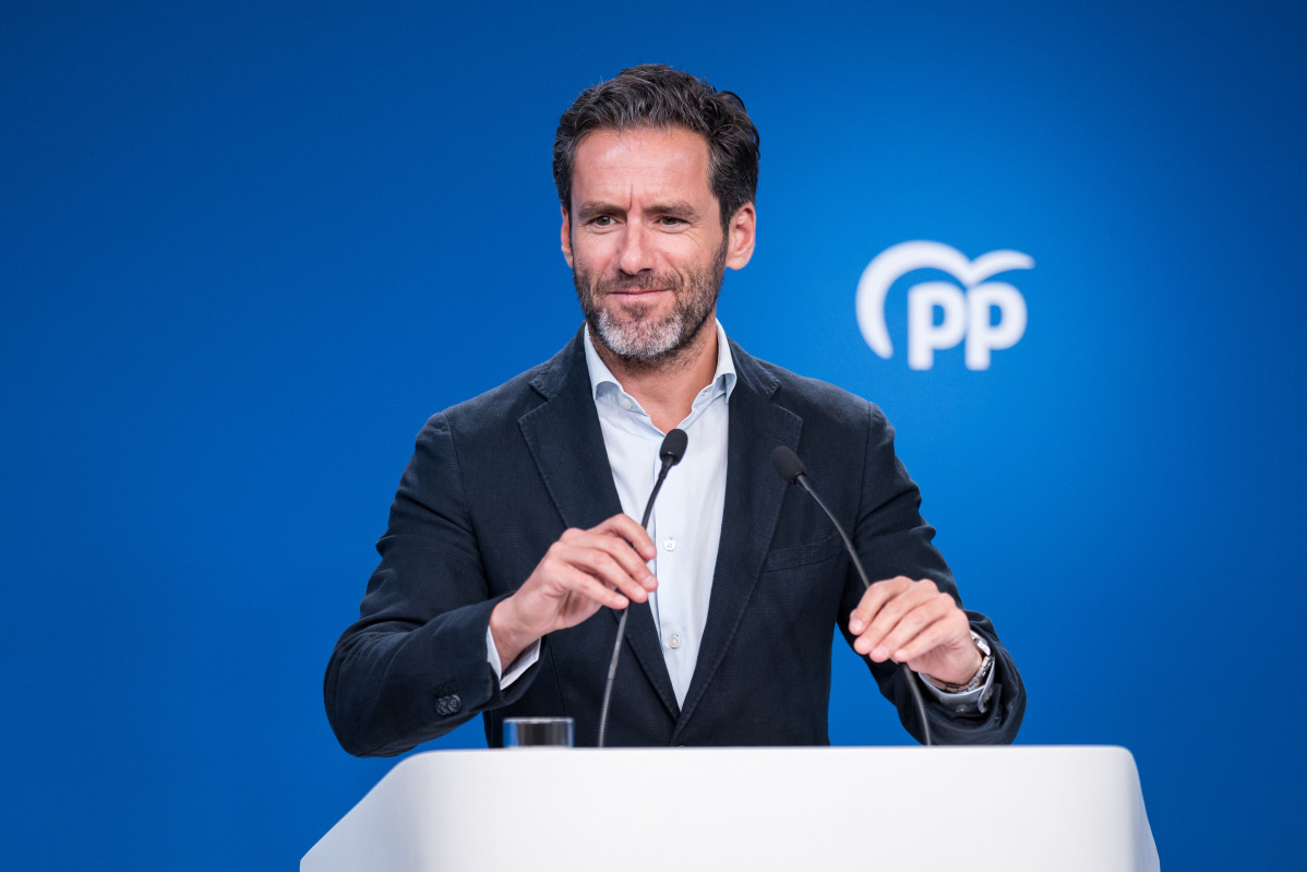 El vicesecretario de Cultura y Sociedad Abierta del PP, Borja Sémper, durante una rueda de prensa posterior a la reunión del Comité de Dirección del Partido Popular, en la sede nacional del PP, a 