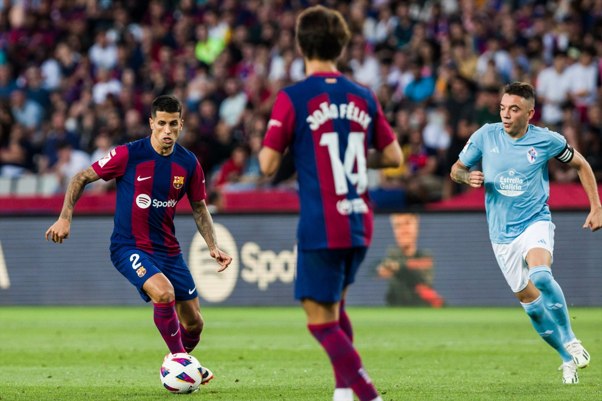 EuropaPress 5459683 joao cancelo of fc barcelona during the spanish league liga ea sports