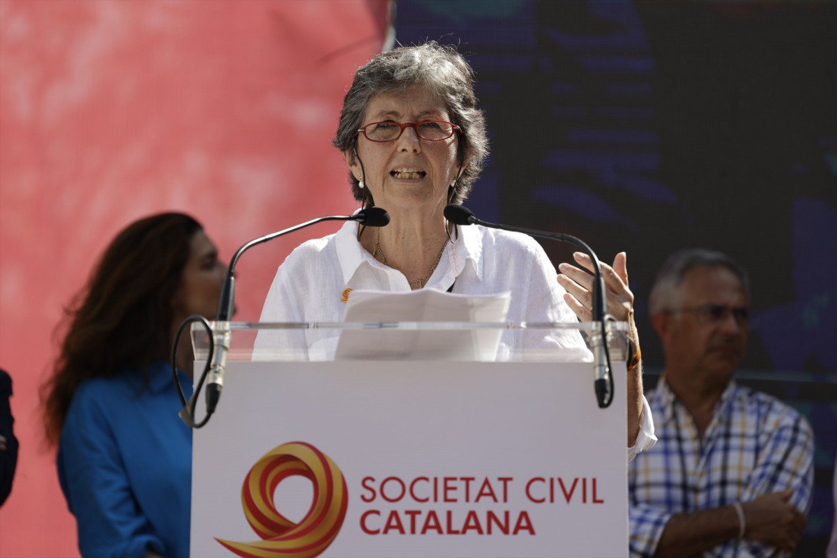 EuropaPress 5492223 presidenta sociedad civil catalana elda mata interviene manifestacion scc