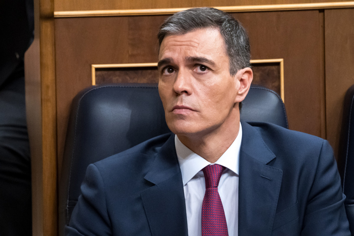 El presidente del Gobierno en funciones y candidato a la reelección, Pedro Sánchez, durante la primera sesión del debate de investidura como presidente de Gobierno, en el Congreso de los Diputados,