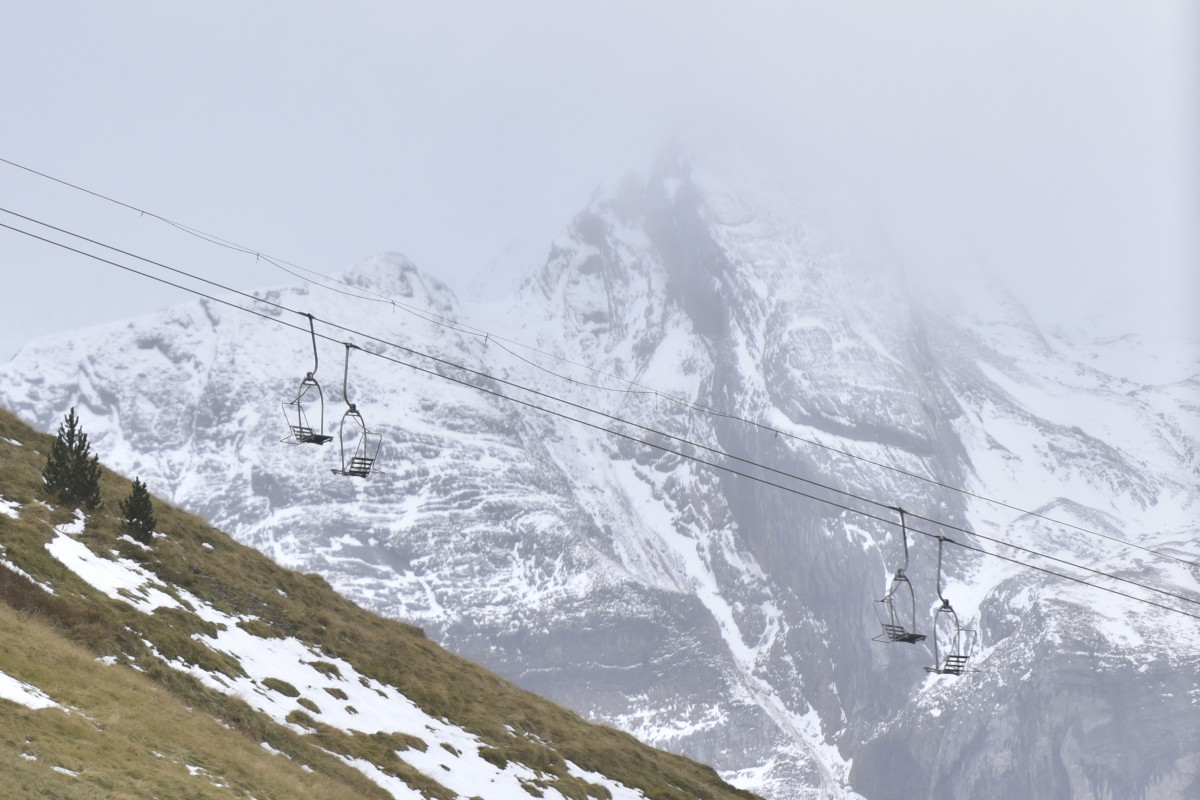 Nieve en la estación de esquí de Astún, a 5 de noviembre de 2023, en Huesca, Aragón (España). Las borrascas Ciarán y Domingos han traído al Pirineo aragonés más de 50 centímetros de nieve a 