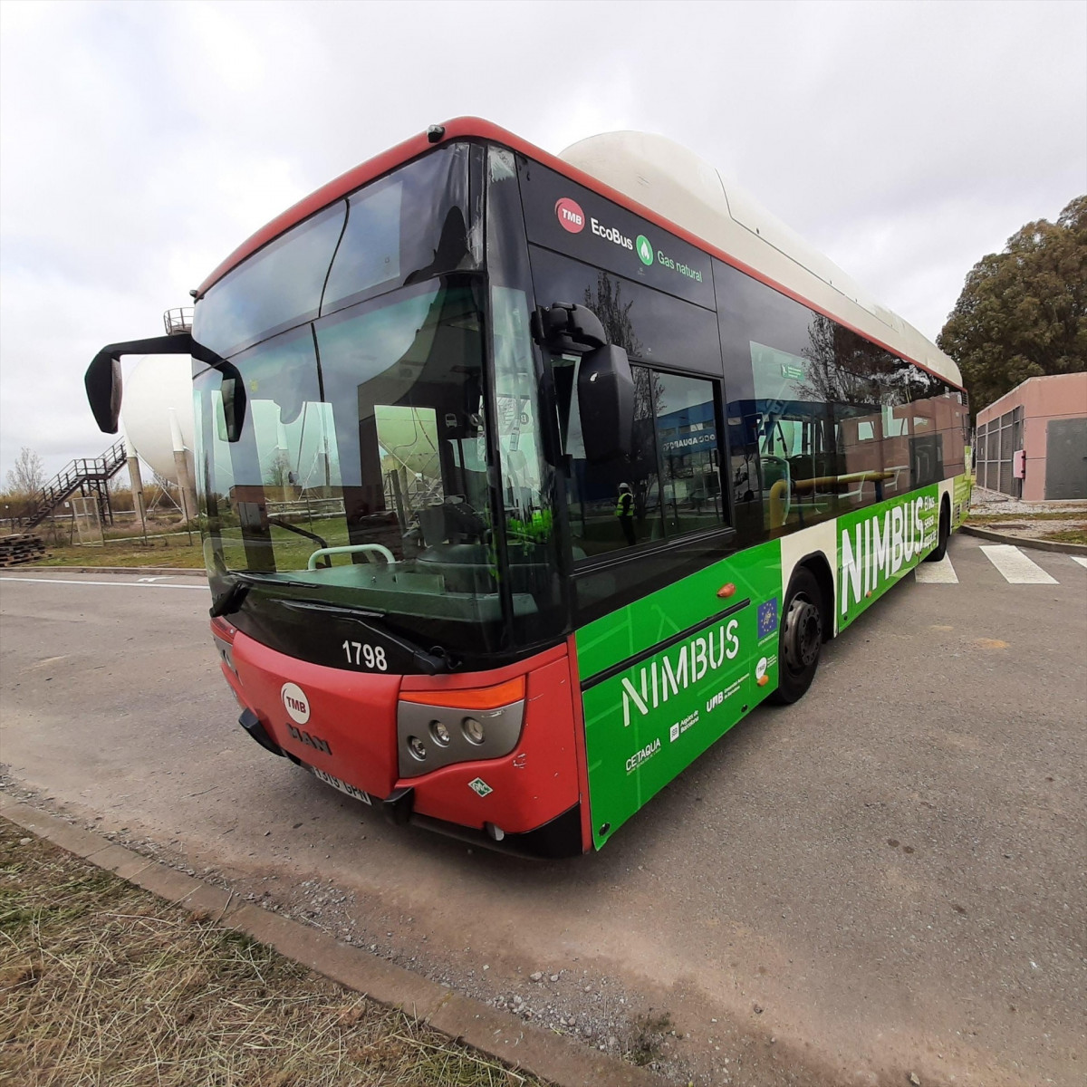 EuropaPress 5086331 bus tmb impulsado biometano obtenido partir lodos depuradora