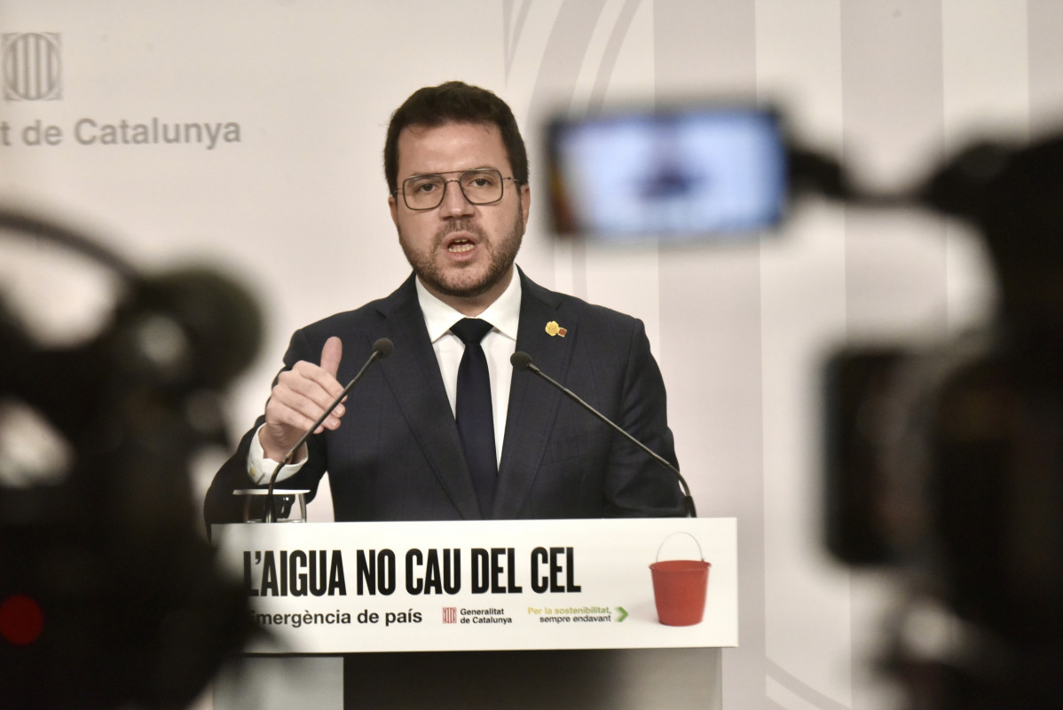 El presidente de la Generalitat, Pere Aragonès, ofrece una rueda de prensa tras la comisión interdepartamental de la sequía, en la Generalitat, a 1 de febrero de 2024, en Barcelona, Catalunya (Espa