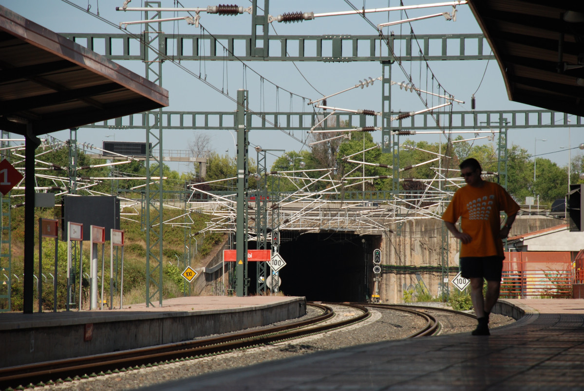 Archivo - Recurso de la estación de ferrocarril de Cercanías / Rodalies de Catalunya de Rubí. El servicio lo presta Renfe y la estación es propiedad de Adif.