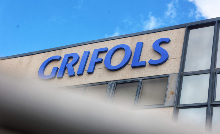 La familia Grifols se bate en retirada en la dirección de su red empresarial