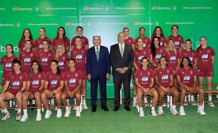 La selección española femenina recibe el apoyo del presidente de Iberdrola