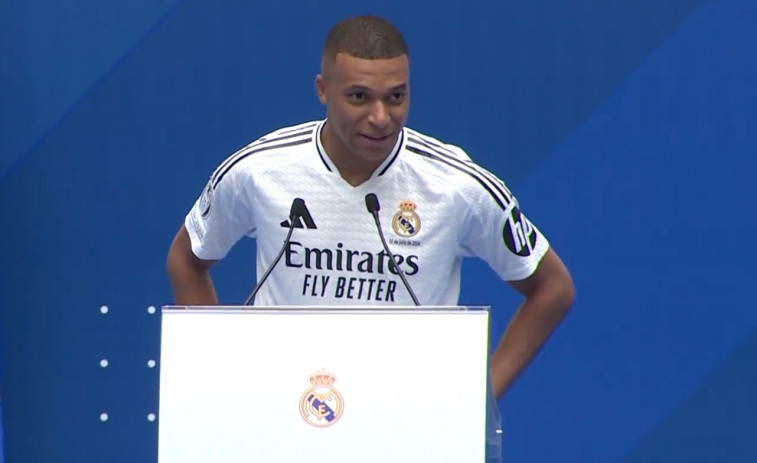 Mbappé ya viste el blanco del Madrid: 