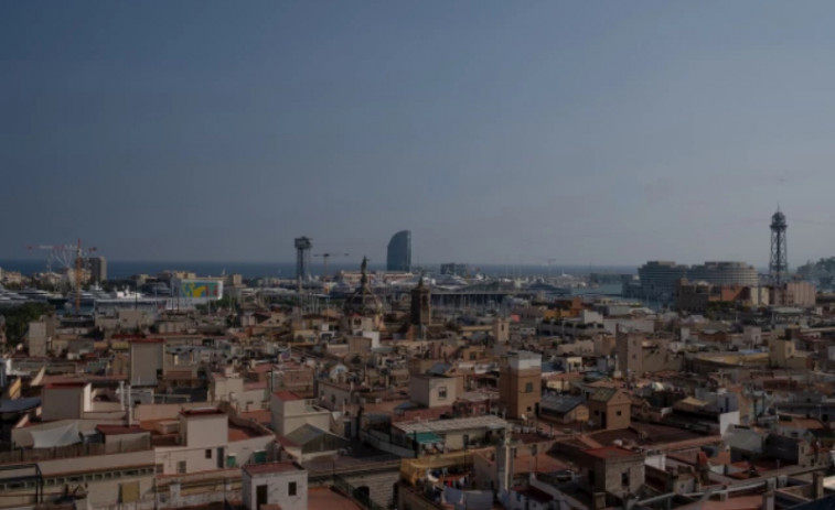 La cantidad de anuncios de pisos turísticos ilegales que Barcelona encuentra cada mes