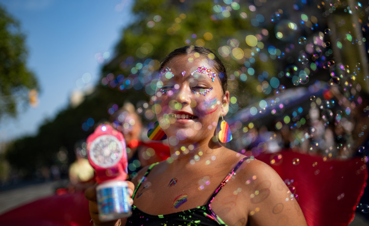 Unas 120.000 personas celebran el Pride en Barcelona con asistencia de Collboni y Verge