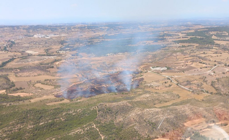 Un incendio en Santa Coloma de Queralt hace movilizar 19 dotaciones de Bombers