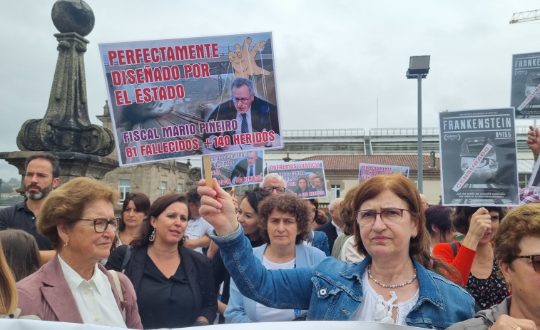 Pepe Blanco y Ana Pastor: dos gallegos sin culpa en Angrois