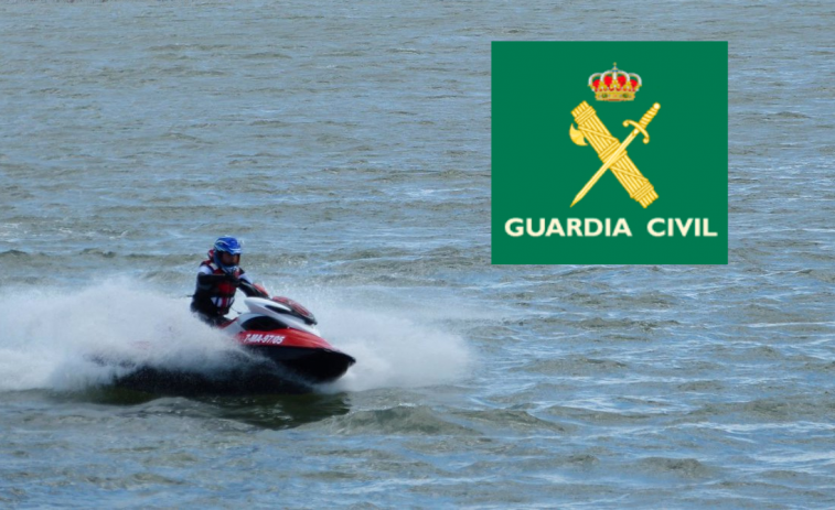 La Guardia Civil ayuda a a una moto acuática que quedó a la deriva en Cambrils