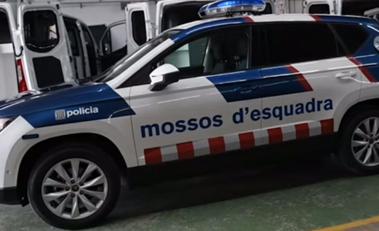 Un motorista se da a la fuga tras atropellar a dos personas en Llorenç del Penedès