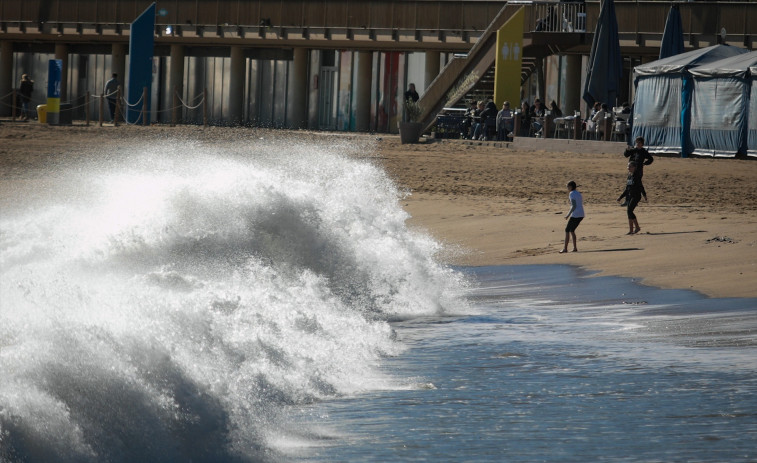 Catalunya prohíbe el baño en 24 playas por las tormentas: consulta la lista