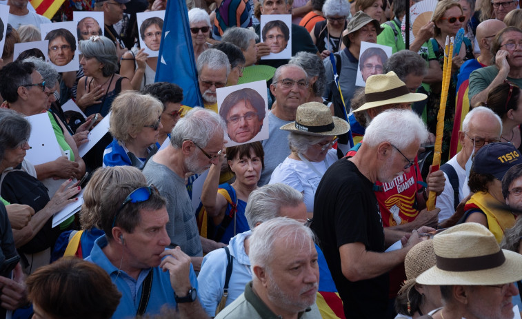 Puigdemont lanza una campaña para que sus fans se autoinculpen por ayudarlo a huir