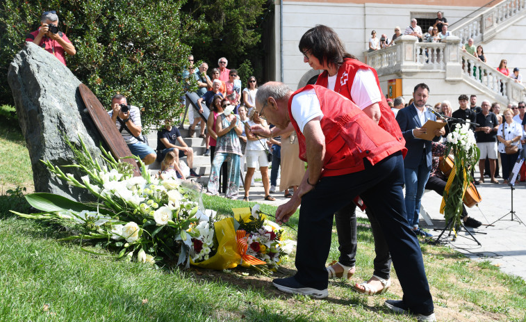 Ripoll recuerda a las víctimas del atentado del 17-A con un nuevo monolito