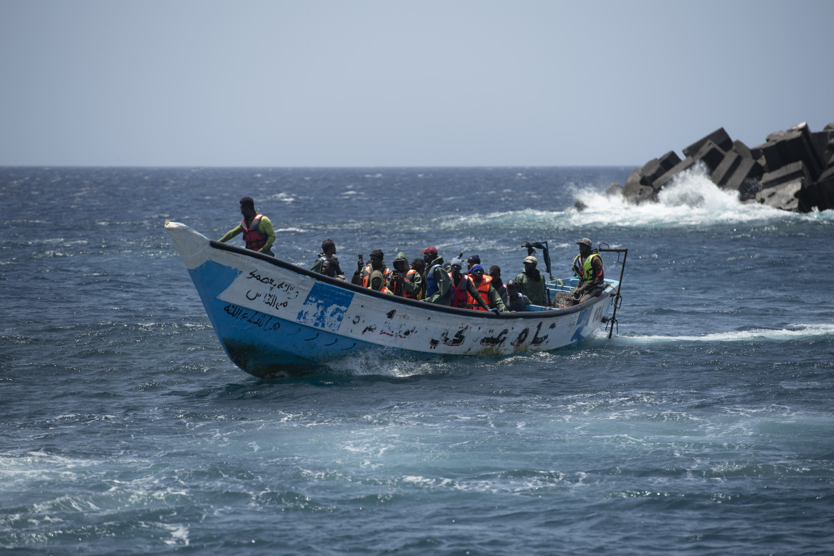 EuropaPress 6162342 cayuco llegada puerto restinga 18 agosto 2024 hierro canarias espana dos