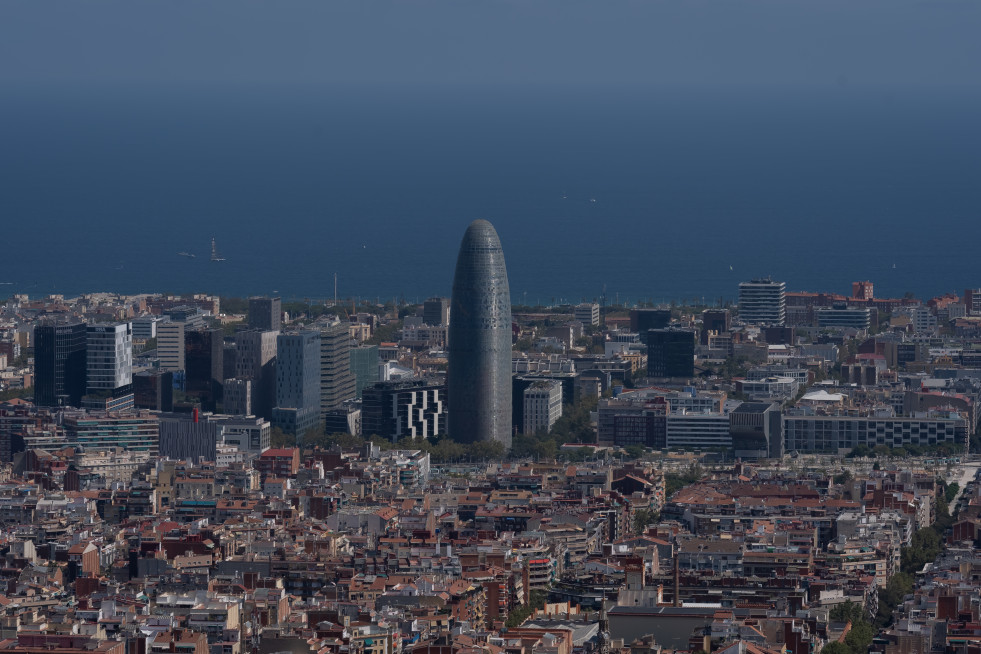 EuropaPress 6137821 vista panoramica barcelona torre glories fondo agosto 2024 barcelona