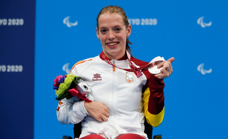 Marta Fernández aporta la 20ª medalla de España, con el bronce en 50 espalda