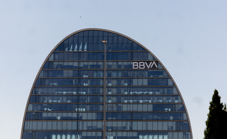 Los minoritarios de Banco Sabadell se suman al examen de la CNMC sobre la OPA de BBVA