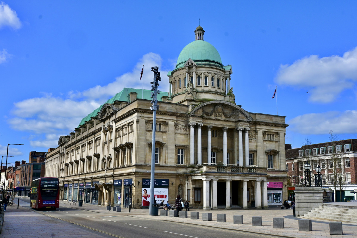 Hull City Hall Apr23