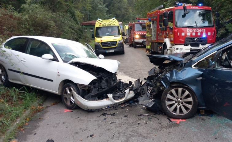 Un choque frontal deja dos heridos en Cànoves i Samalús