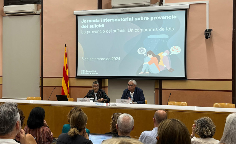 La tasa de mortalidad por suicidio en Catalunya baja un 2% en el último año