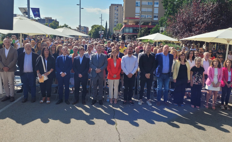 Unas 400 personas acuden al acto oficial de la Diada en Girona