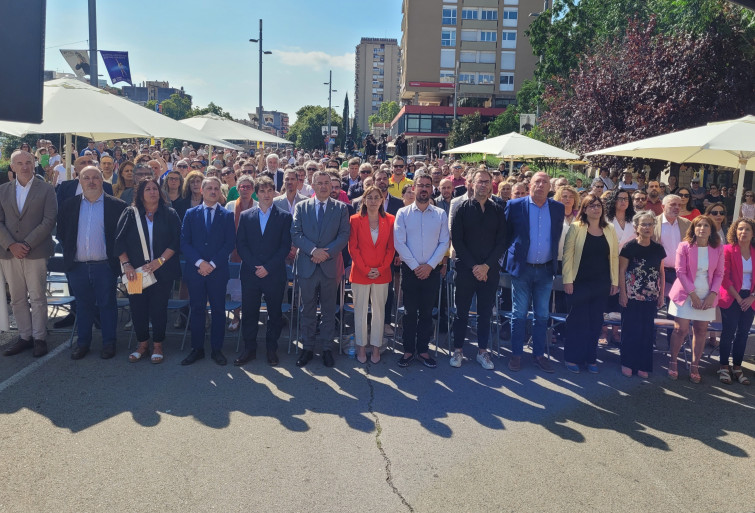 Unas 400 personas acuden al acto oficial de la Diada en Girona