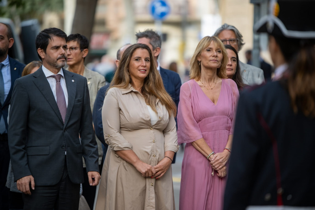 EuropaPress 6203061 presidenta diputacion barcelona lluisa moret junto vicepresidentes candela