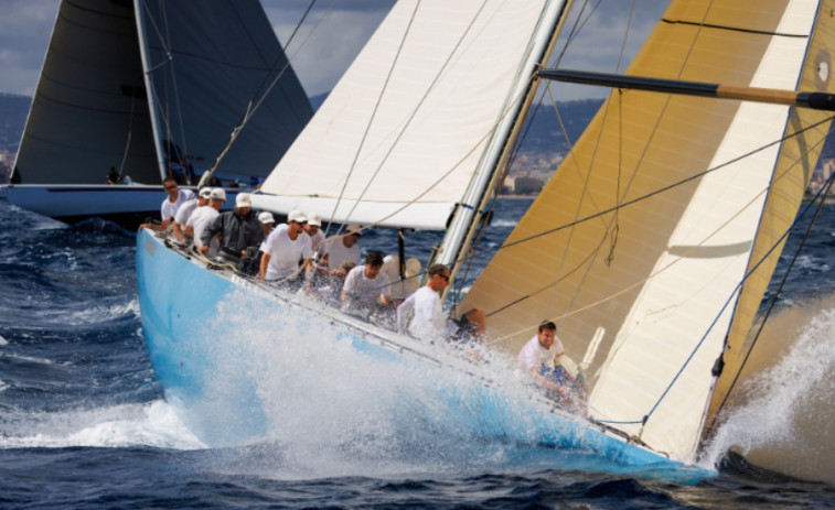 La Copa del América recupera embarcaciones antiguas en la Puig Vela Clàssica