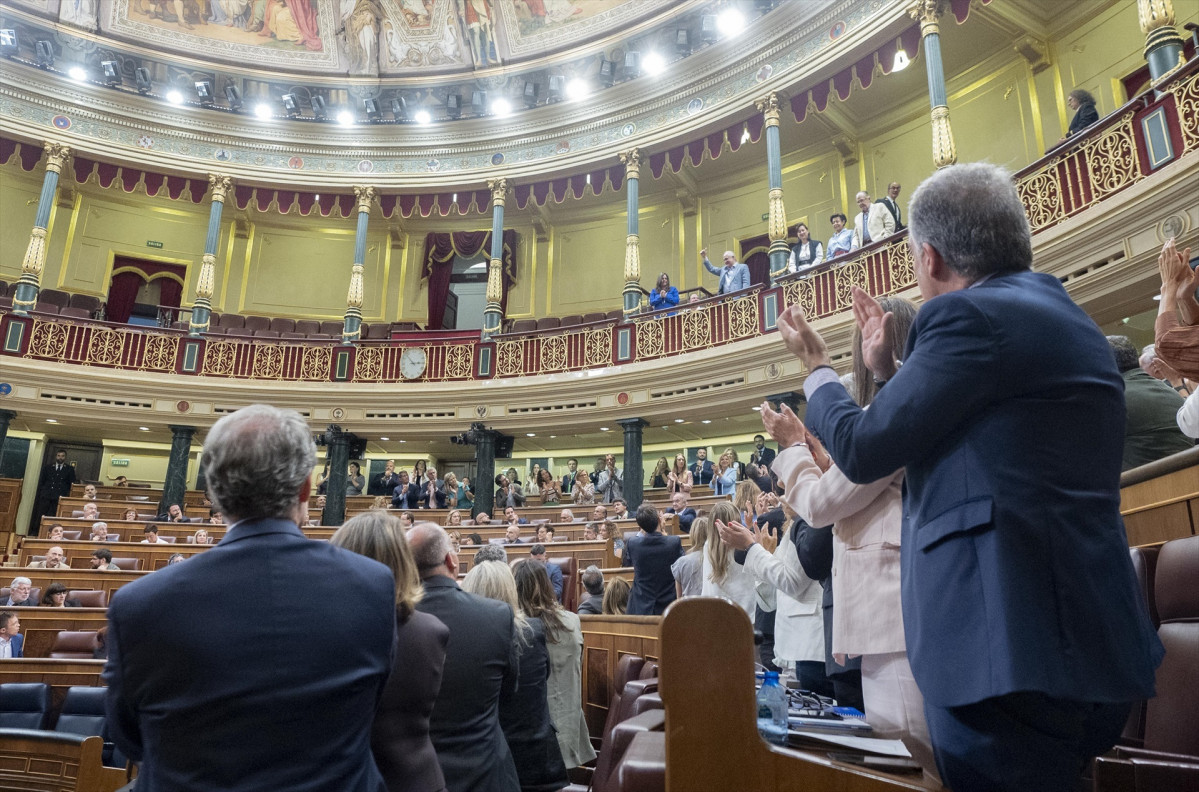 EuropaPress 6204175 diputados aplauden exalcalde caracas rodrigo ledesma asiste sesion plenaria