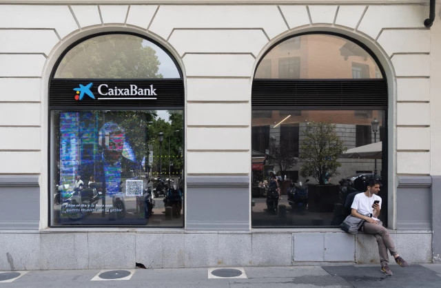 CaixaBank roza el 27% de su programa de recompra de acciones