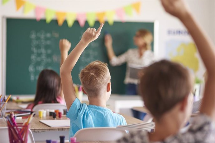 El enorme déficit de docentes que sufre la enseñanza pública, según CSIF