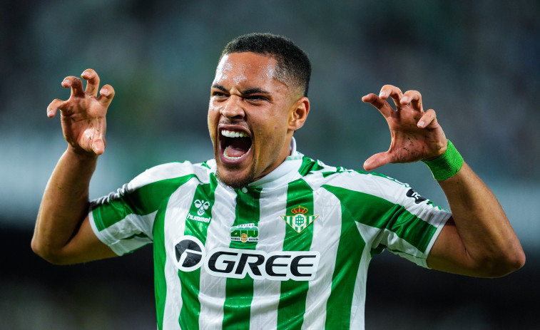 El 'azulgrana' Vitor Roque marca su primer gol con el Betis