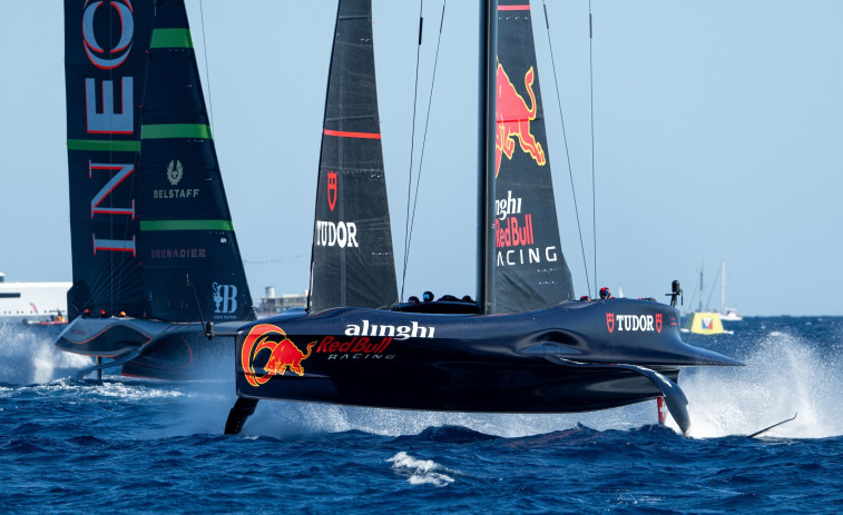 Louis Vuitton Cup: el Alinghi y el American Magic se ganan un día más de regatas