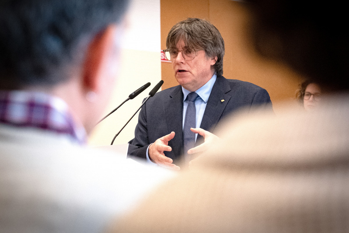 Archivo - El presidente del Consell de la República, Carles Puigdemont, interviene durante la constitución de la Asamblea Territorial del Consell de la República, a 2 de marzo de 2024, en Latour-Ba