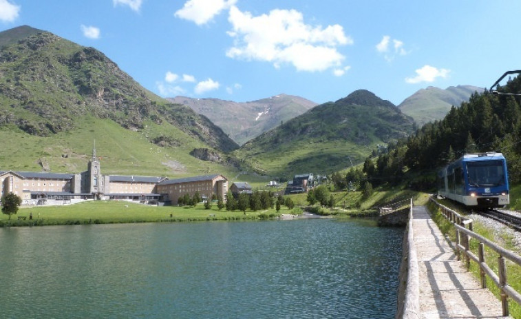 Descarrila un tren cremallera en Vall de Núria