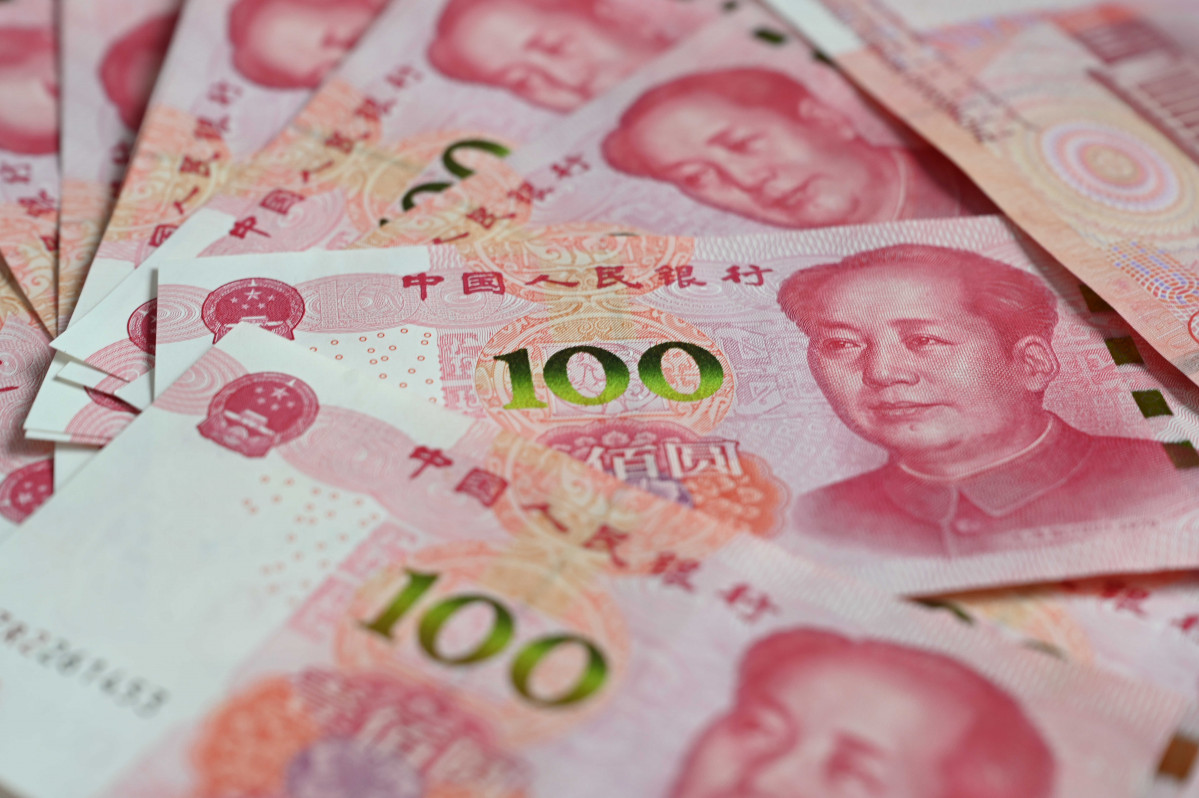 EuropaPress 6043708 filed 12 december 2023 china beijing 100 chinese yuan banknotes lie on